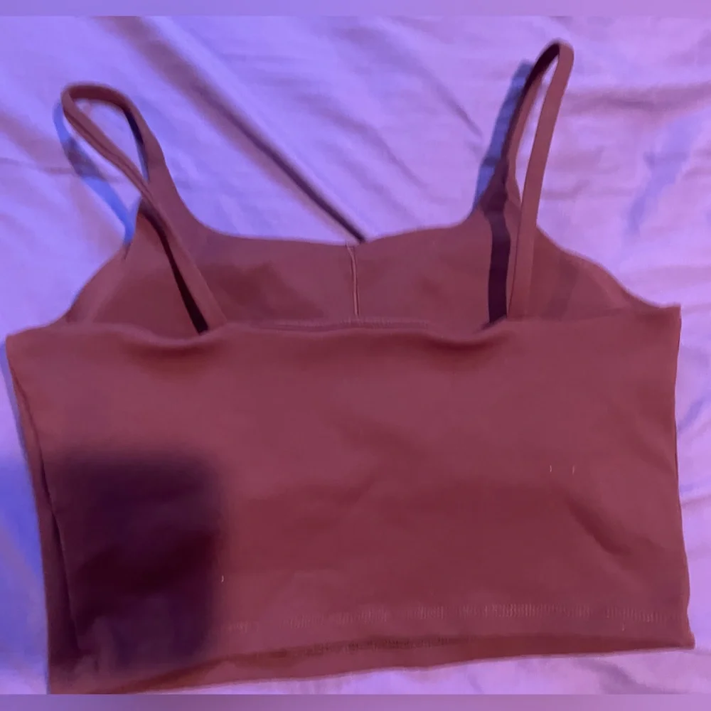 Women’s burgundy work out top - Picture 3 of 4